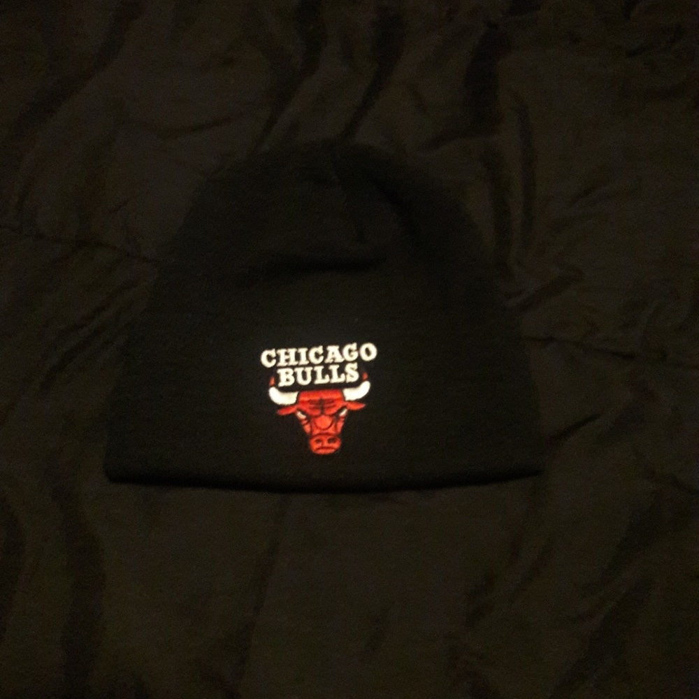 BRAND NEW CHICAGO BULLS HOME BEANIE